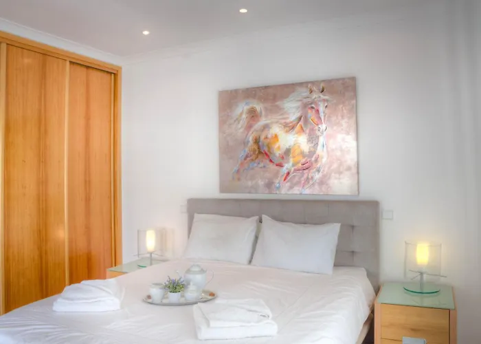 Villa Montanha, Luxury Coastal Villa, With Swimming Pool, Loungers And Alfresco Dining, 10 Min Walk To The Beautiful Praia Da Luz Beach, Shops, Bars And Restaurants!