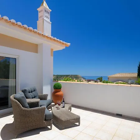 Villa Montanha: Luxury Coastal Retreat with Pool, Near Praia da Luz Exterior photo