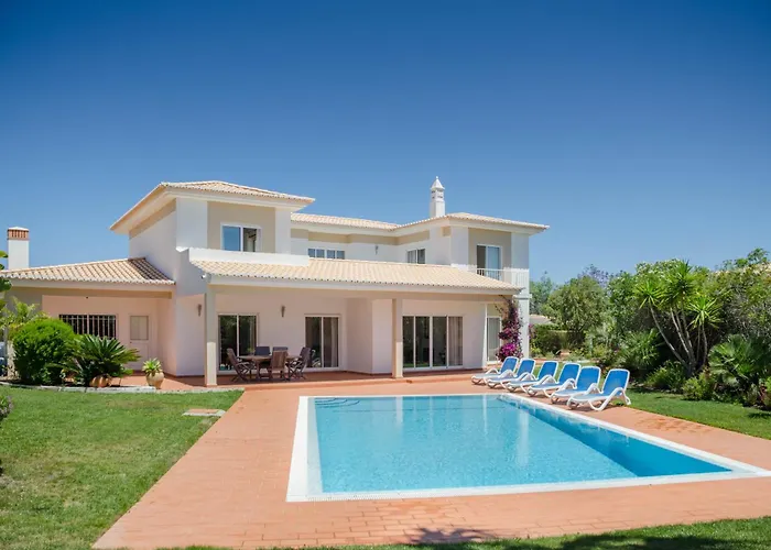 Villa Montanha, Luxury Coastal Villa, With Swimming Pool, Loungers And Alfresco Dining, 10 Min Walk To The Beautiful Praia Da Luz Beach, Shops, Bars And Restaurants!