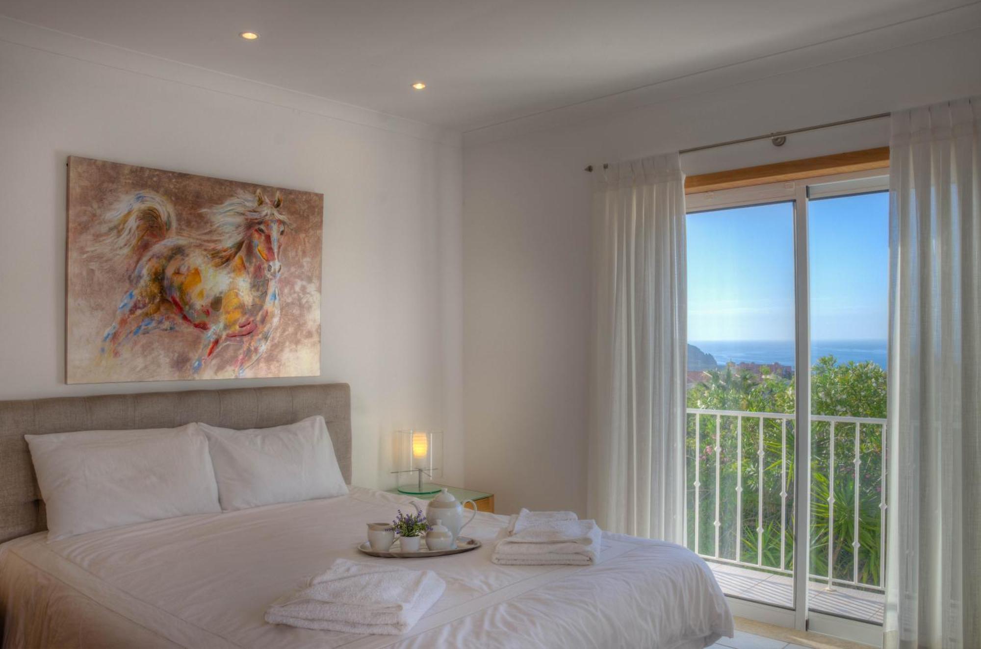 Montanha: Luxury Coastal Retreat With Pool, Near Da Praia Da Luz